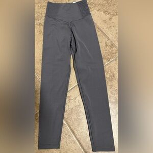 Offline By Aerie Real Me Hi-Rise 7/8 Smoke Grey Waist Give Leggings NWT